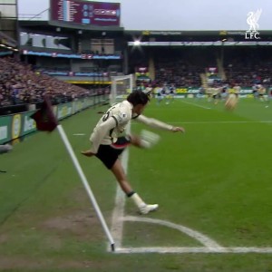 即将客战伯恩利！利物浦回顾法比尼奥21-22赛季制胜进球