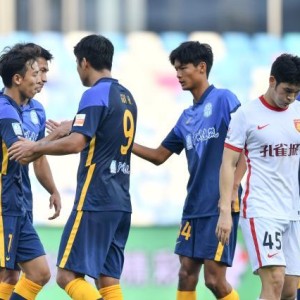 优直播-【中超】叶楚贵梅开二度鲍亚雄伤退 广州城4比0河北